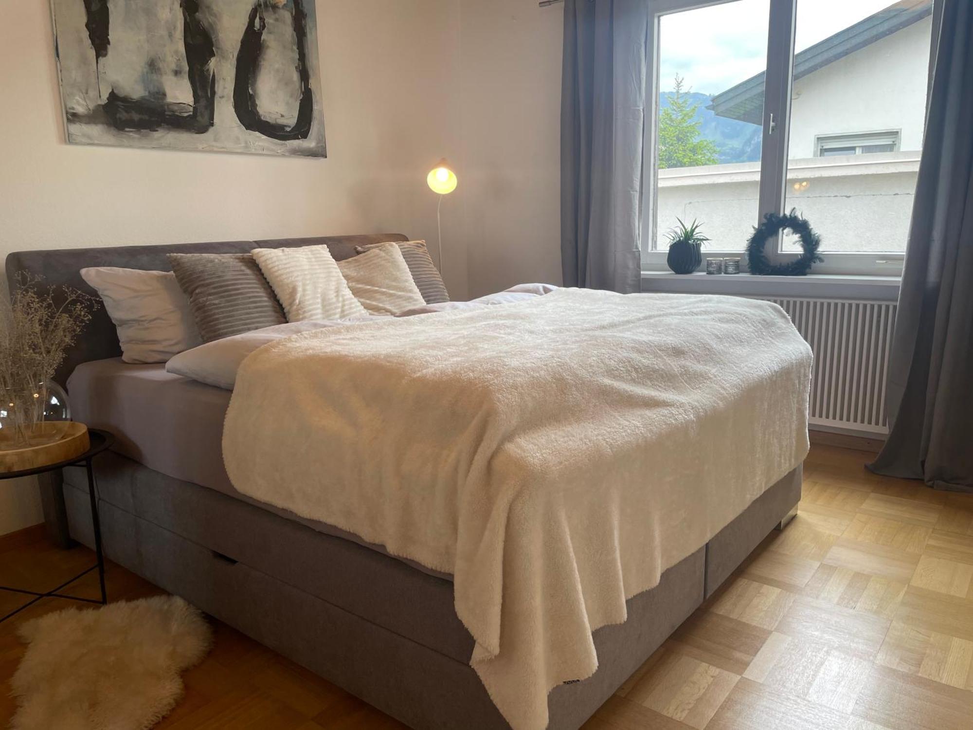 Crown Living Design Apartment - 2 Schlafzimmer - Kueche - Gratis Parkplatz - Abstellraum Fuer Fahrraeder/Ski Mader Zewnętrze zdjęcie