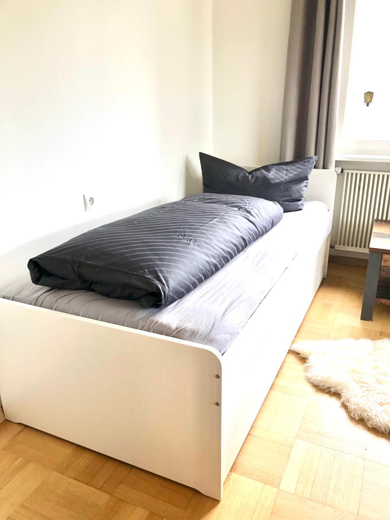 Crown Living Design Apartment - 2 Schlafzimmer - Kueche - Gratis Parkplatz - Abstellraum Fuer Fahrraeder/Ski Mader Zewnętrze zdjęcie