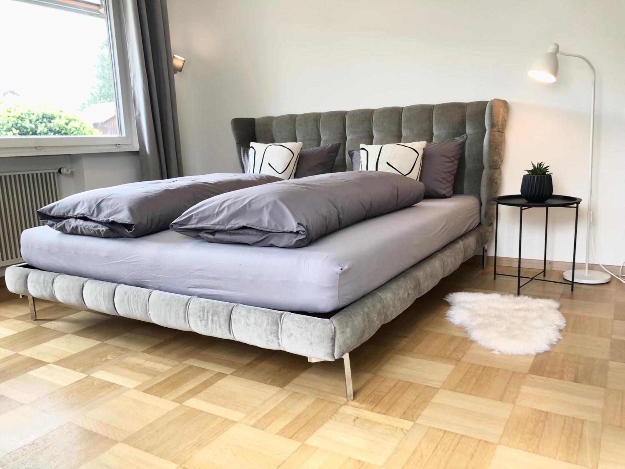 Crown Living Design Apartment - 2 Schlafzimmer - Kueche - Gratis Parkplatz - Abstellraum Fuer Fahrraeder/Ski Mader Zewnętrze zdjęcie
